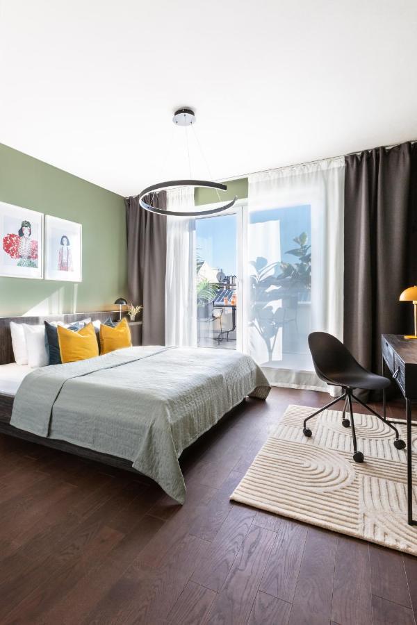 Turnkey I Central Apartment With Terrace Прага Экстерьер фото