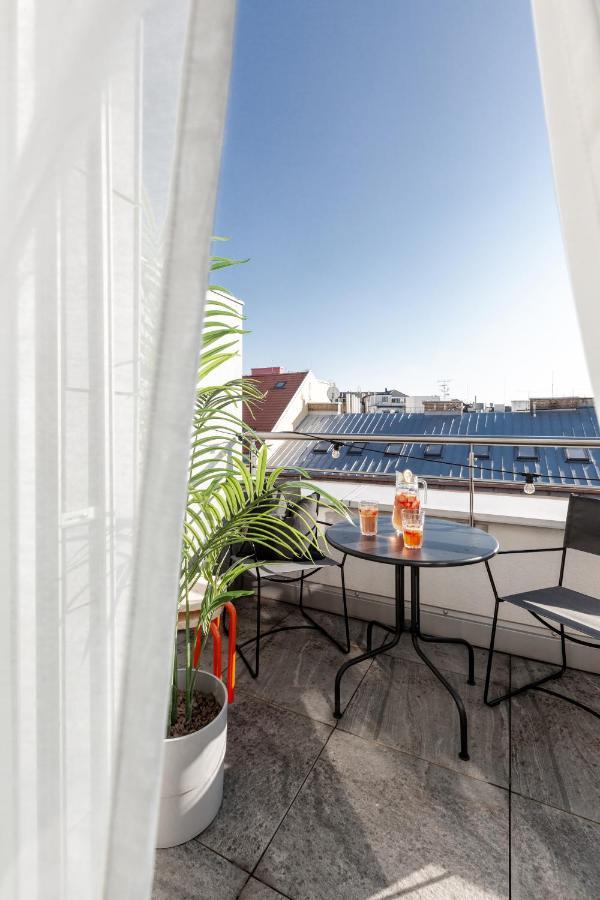 Turnkey I Central Apartment With Terrace Прага Экстерьер фото